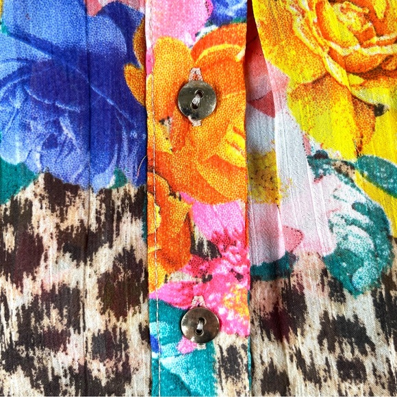 Bebe 2B Floral Animal Print Button-Up Pleated Tank Top - Picture 6 of 7